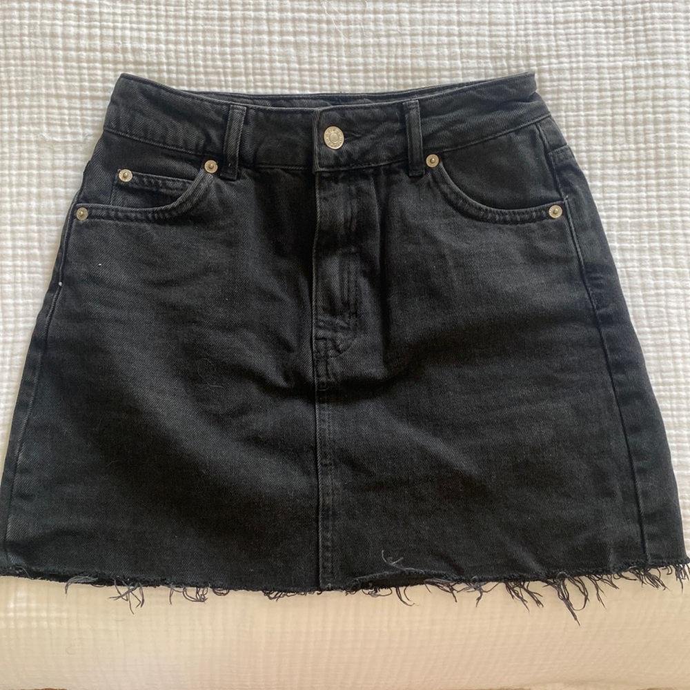 Black mini skirt